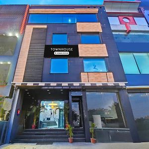 Super Townhouse Amrapali Circle Formerly Hotel Aqua